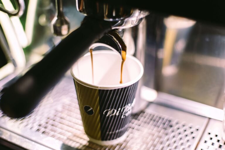Are_Disposable_Coffee_Cups_Killing_the_Environment_and_Your_Taste_Buds